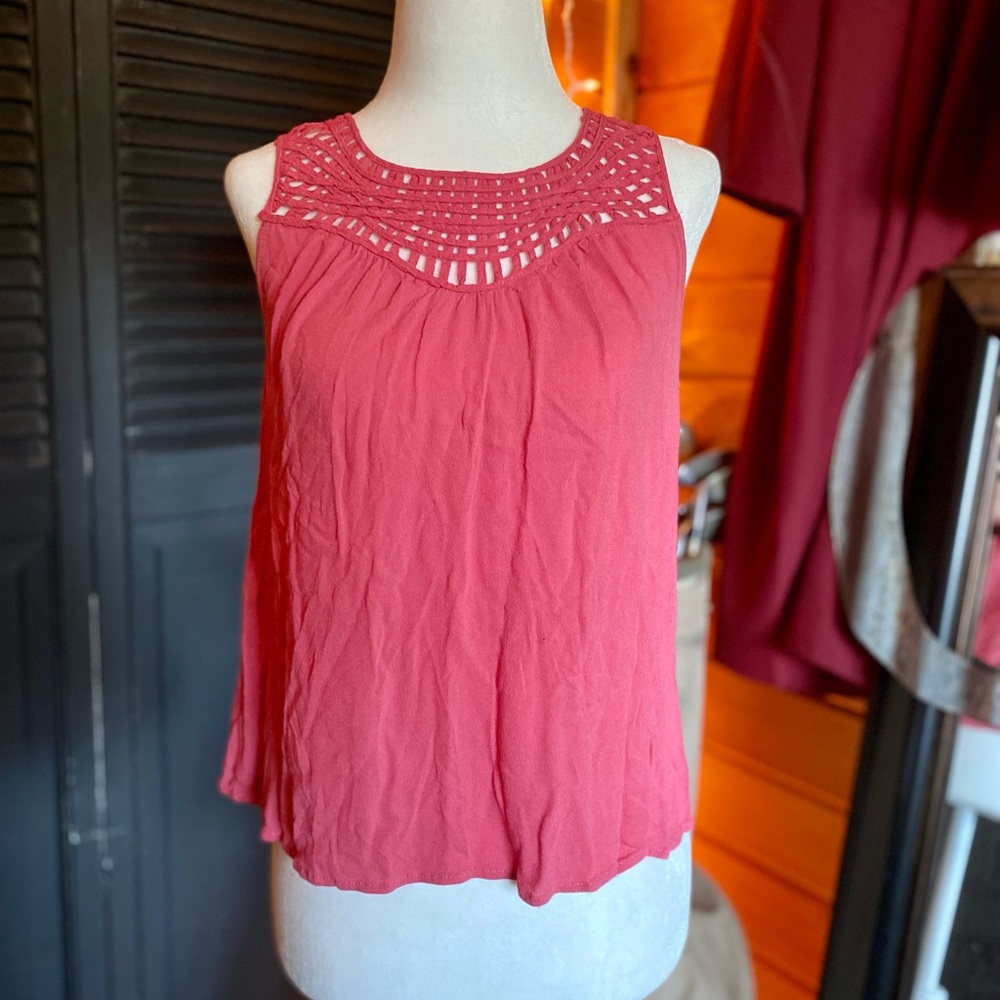 E (hanger) M size small tank top gently used